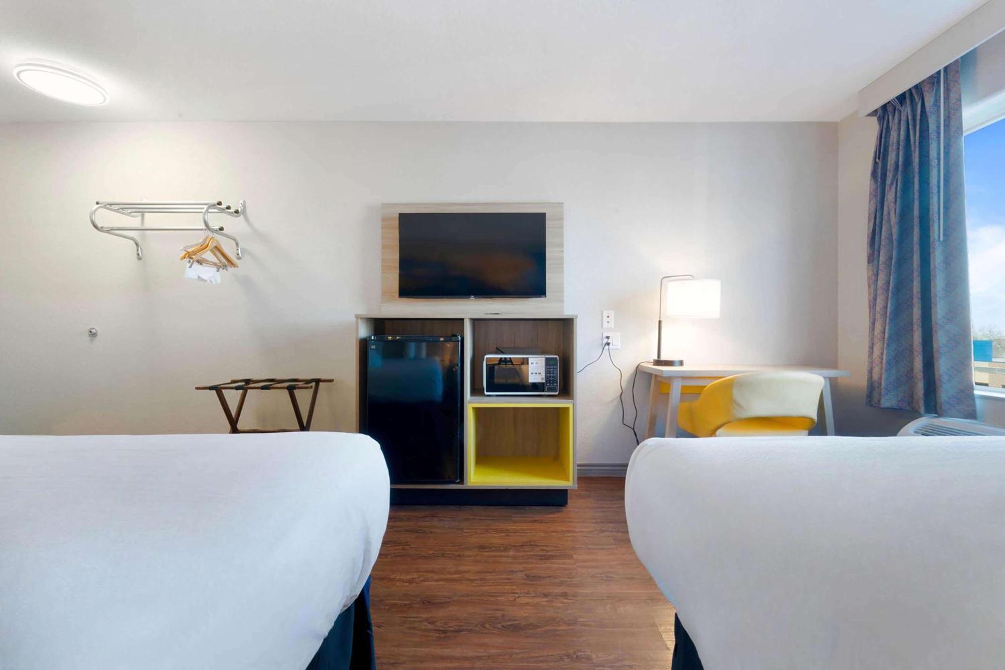 Days Inn By Wyndham Thornton Exterior foto